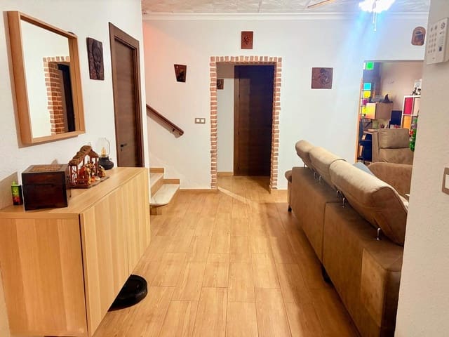 5 bedroom Townhouse for sale in La Línea de la Concepción with pool garage - € 510,000 (Ref: 9470801)