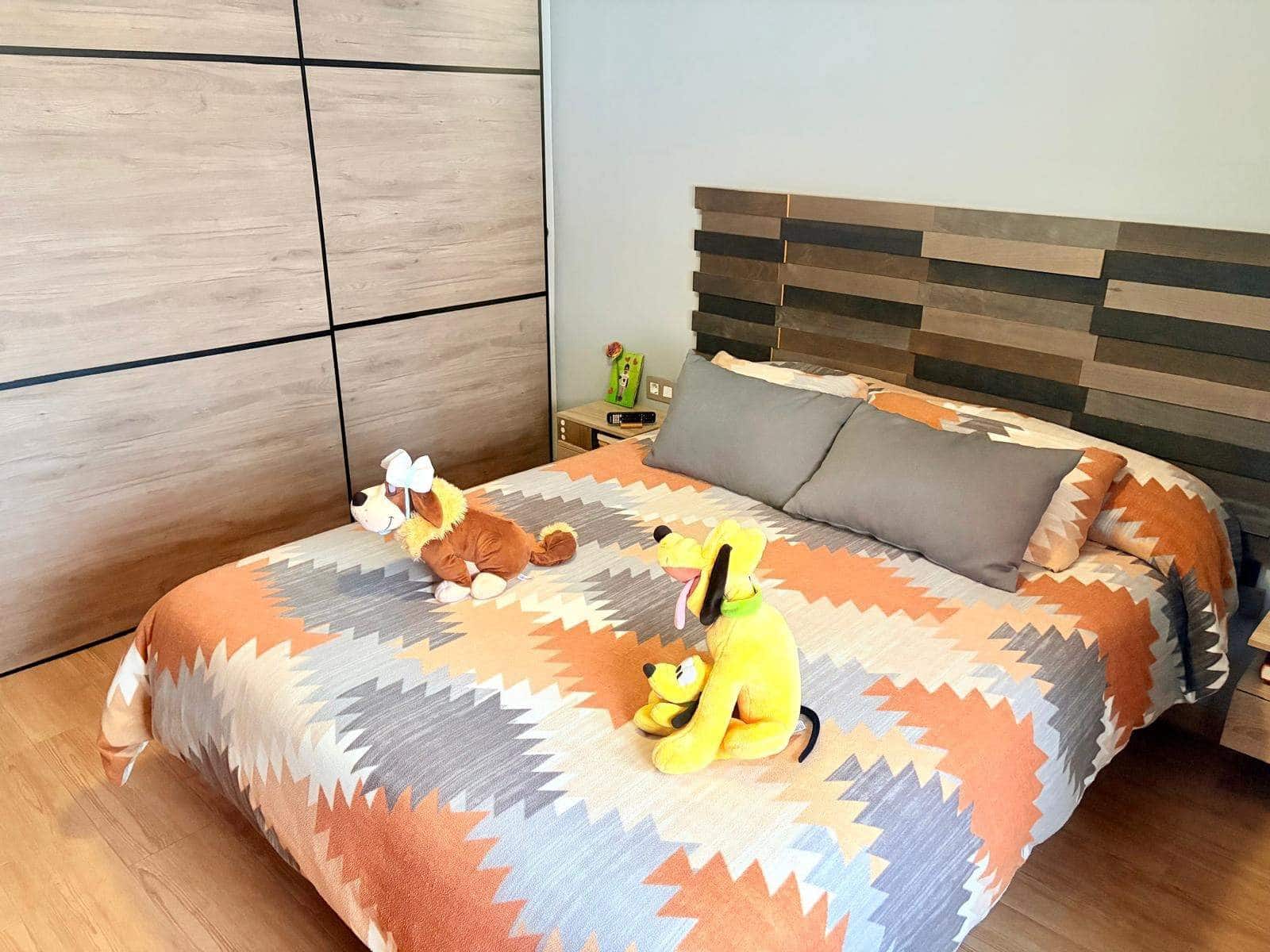 5 bedroom Townhouse for sale in La Linea de la Concepcion with pool garage - € 510,000 (Ref: 9470801)