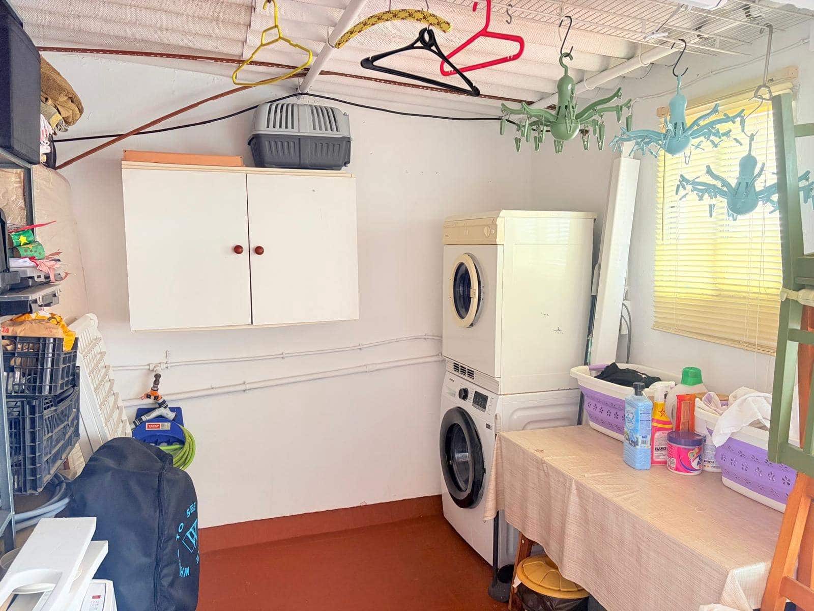 5 bedroom Townhouse for sale in La Linea de la Concepcion with pool garage - € 510,000 (Ref: 9470801)