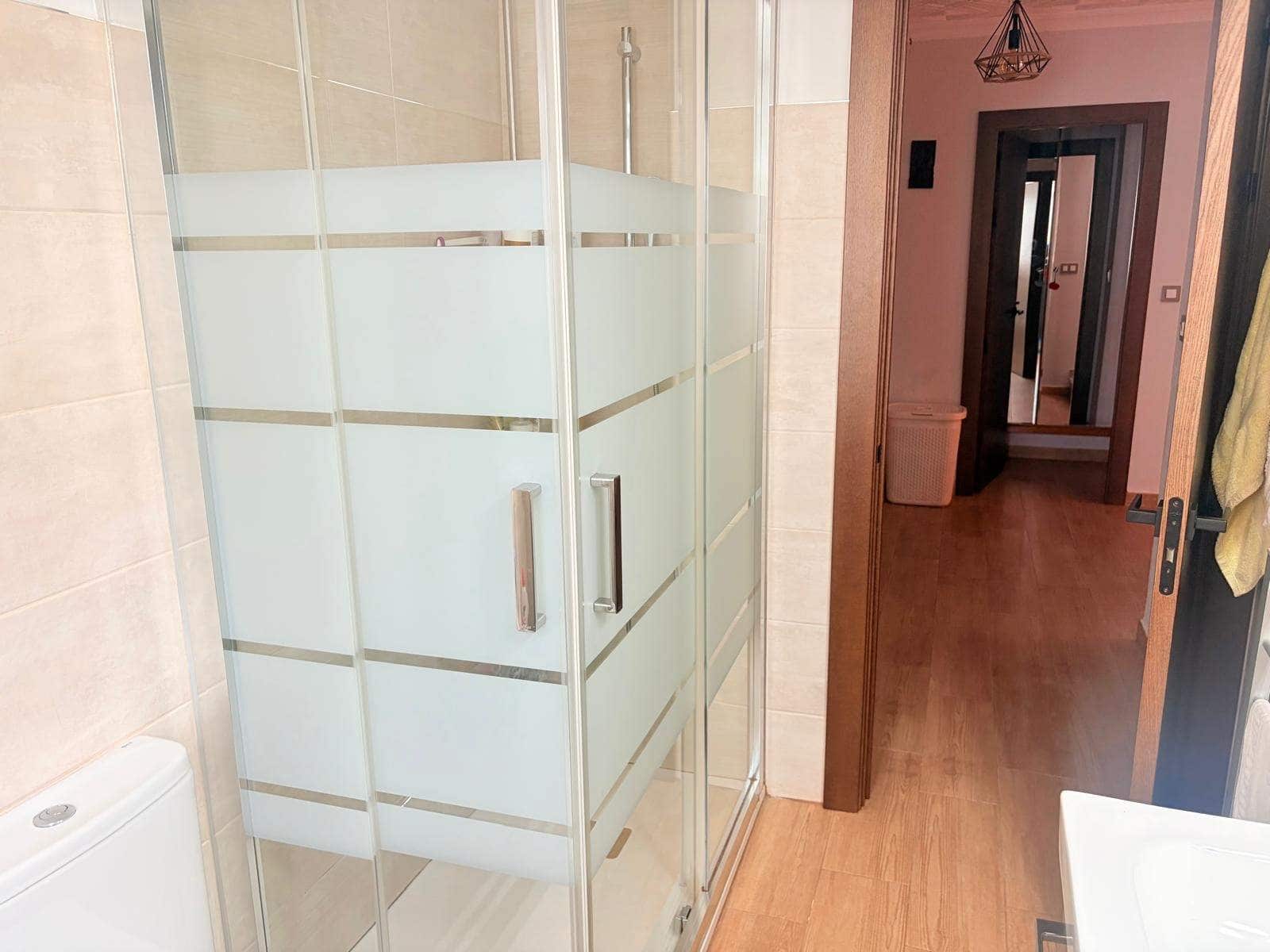 5 bedroom Townhouse for sale in La Linea de la Concepcion with pool garage - € 450,000 (Ref: 9470801)