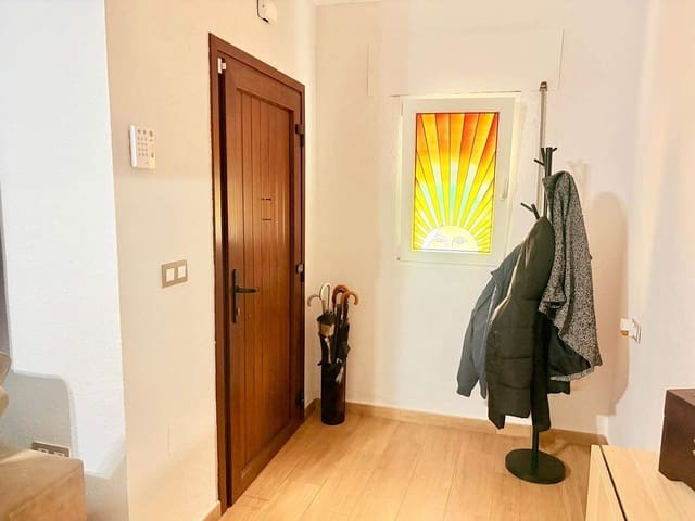 5 sypialnia Dom na sprzedaż w La Línea de la Concepción z basenem garażem - 450 000 € (Ref: 9470801)