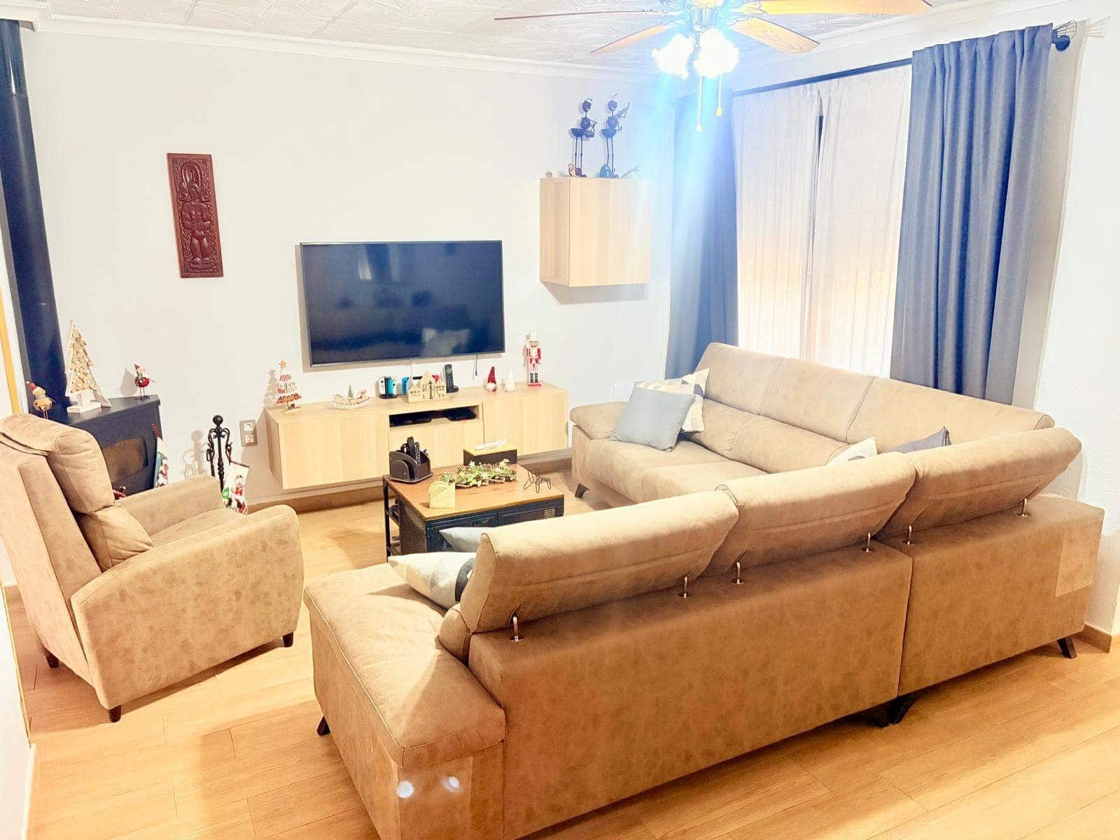 5 bedroom Townhouse for sale in La Linea de la Concepcion with pool garage - € 450,000 (Ref: 9470801)