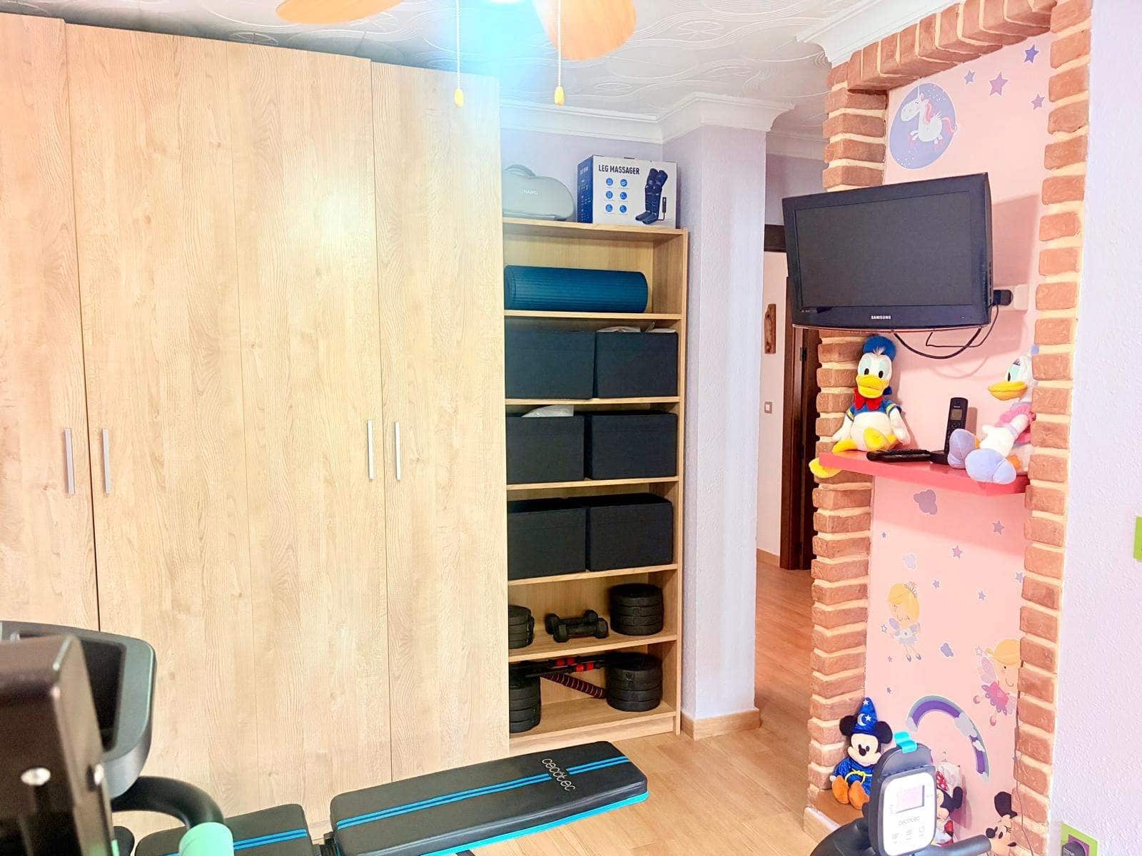 5 bedroom Townhouse for sale in La Linea de la Concepcion with pool garage - € 450,000 (Ref: 9470801)