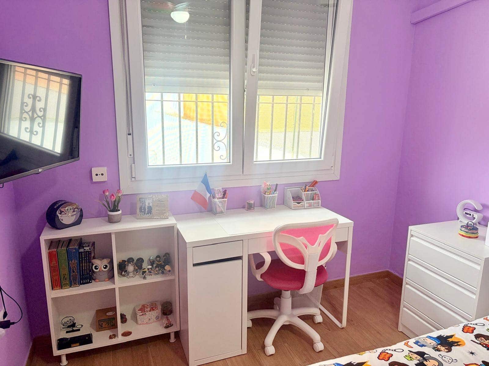 5 bedroom Townhouse for sale in La Linea de la Concepcion with pool garage - € 450,000 (Ref: 9470801)