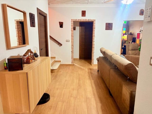 5 sypialnia Dom na sprzedaż w La Línea de la Concepción z basenem garażem - 450 000 € (Ref: 9470801)