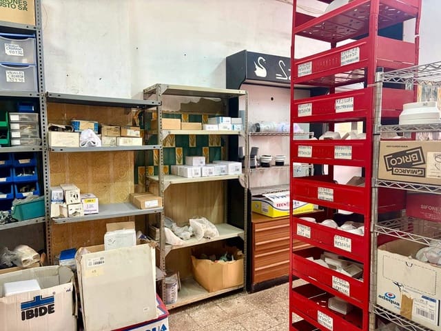 Comercial para venda em La Línea de la Concepción - 265 000 € (Ref: 9474216)