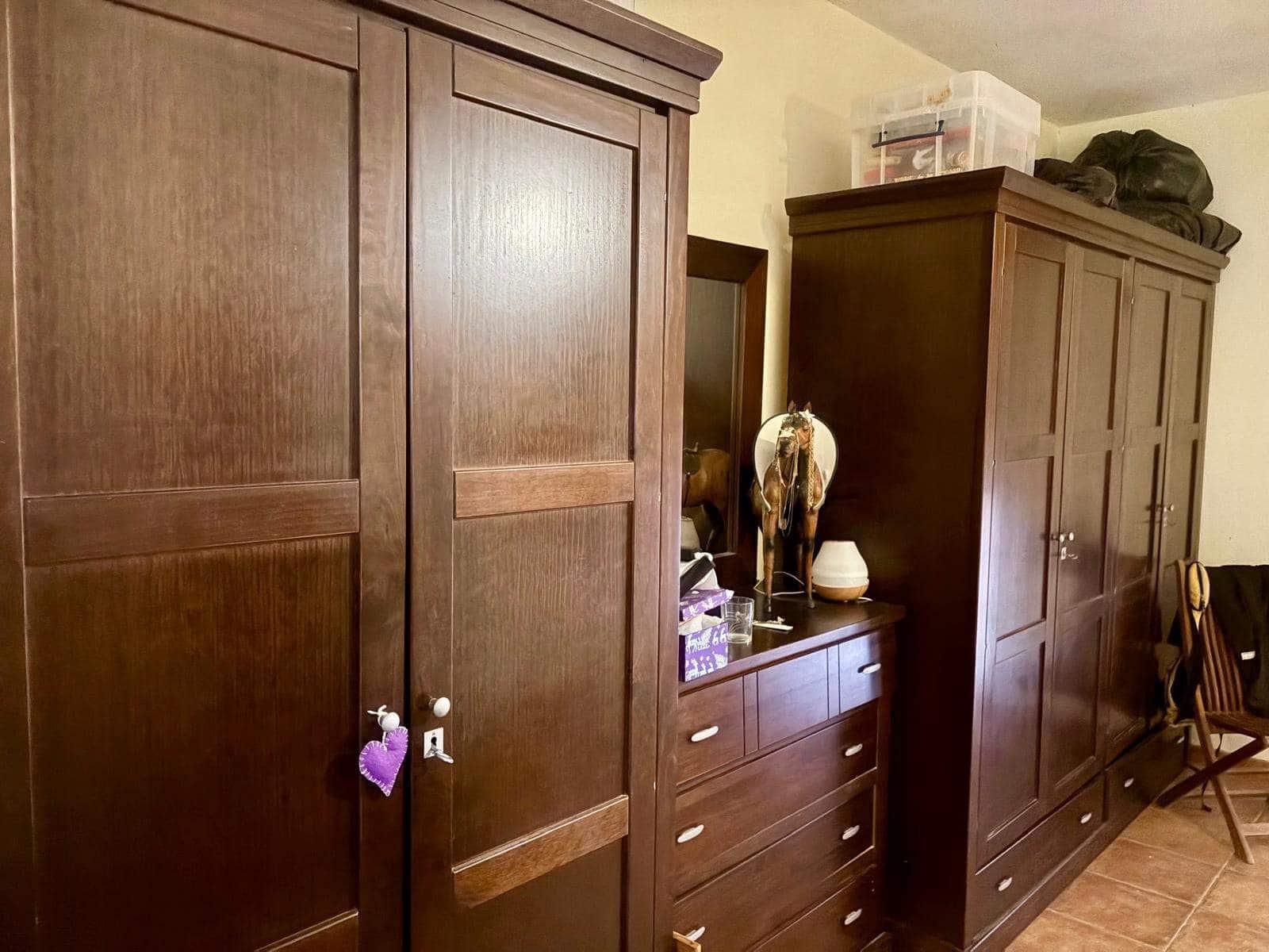 3 bedroom Villa for sale in La Linea de la Concepcion with pool garage - € 480,000 (Ref: 9482051)