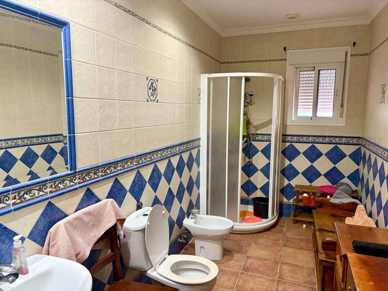 3 bedroom Villa for sale in La Linea de la Concepcion with pool garage - € 480,000 (Ref: 9482051)