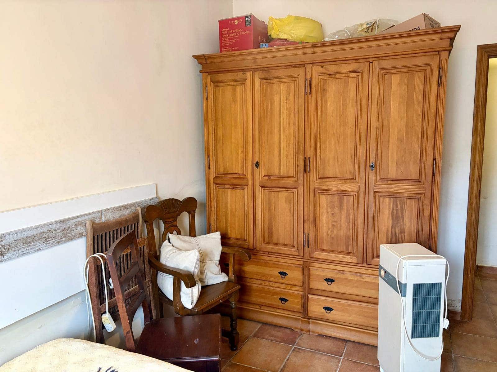 3 bedroom Villa for sale in La Linea de la Concepcion with pool garage - € 480,000 (Ref: 9482051)