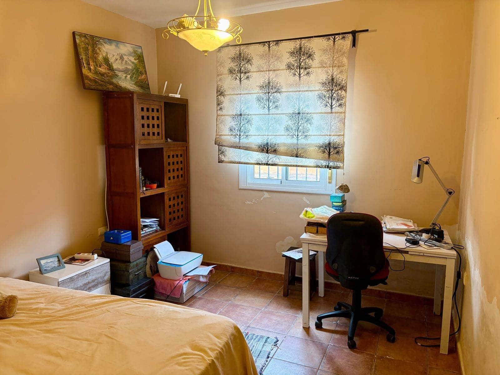 3 bedroom Villa for sale in La Linea de la Concepcion with pool garage - € 480,000 (Ref: 9482051)