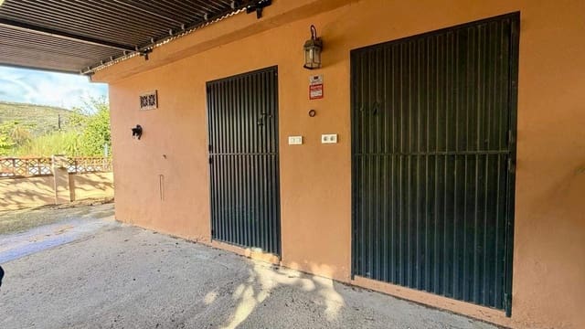 Chalet de 3 habitaciones en La Línea de la Concepción en venta con piscina garaje - 480.000 € (Ref: 9482051)