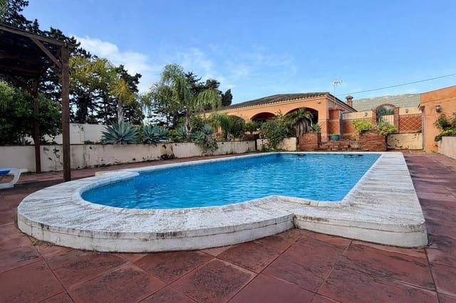 3 slaapkamer Villa te koop in La Línea de la Concepción met zwembad garage - € 480.000 (Ref: 9482051)