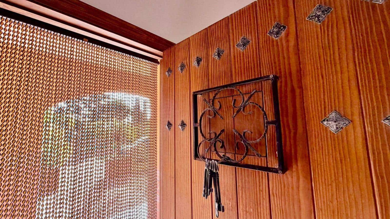 3 makuuhuone Huvila myytävänä paikassa La Linea de la Concepcion mukana uima-altaan 
autotalli - 480 000 € (Ref: 9482051)