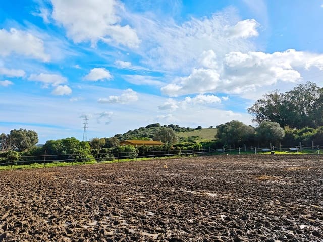 2 soveværelse Finca/Landehus til salg i Algeciras - € 590.000 (Ref: 9502385)