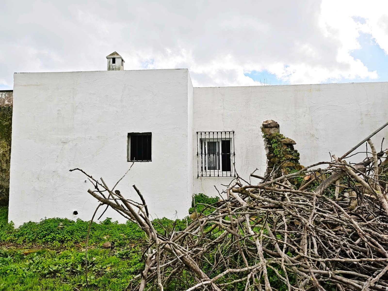 2 bedroom Finca/Country House for sale in Algeciras - € 590,000 (Ref: 9502385)