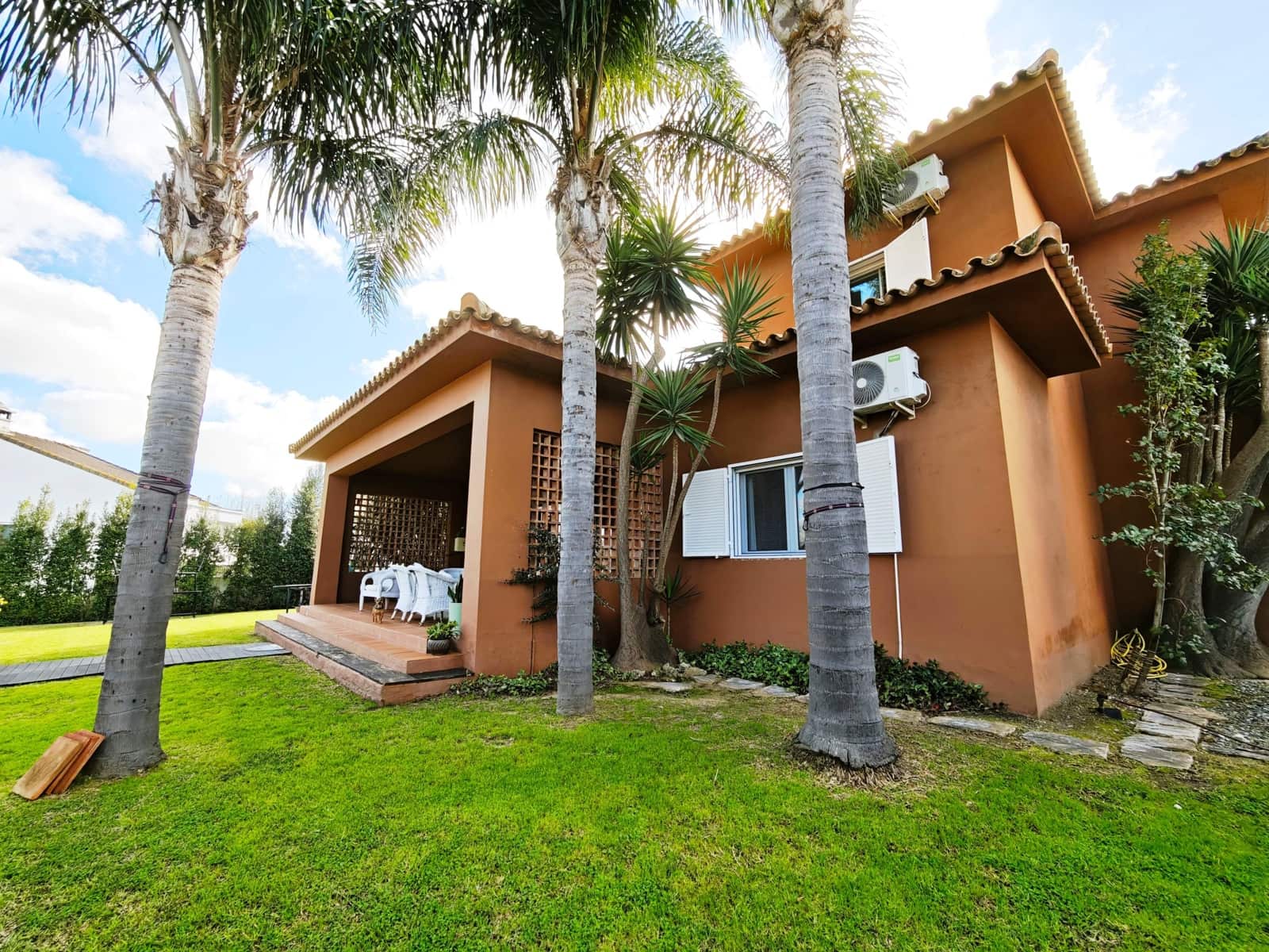 4 slaapkamer Villa te koop in Guadacorte met zwembad garage - € 650.000 (Ref: 9502386)