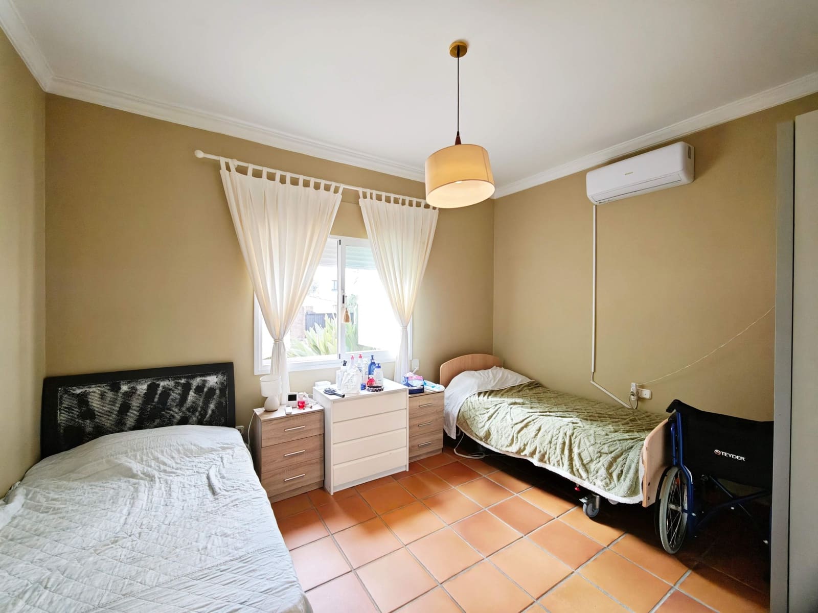 4 bedroom Villa for sale in Guadacorte with pool garage - € 650,000 (Ref: 9502386)