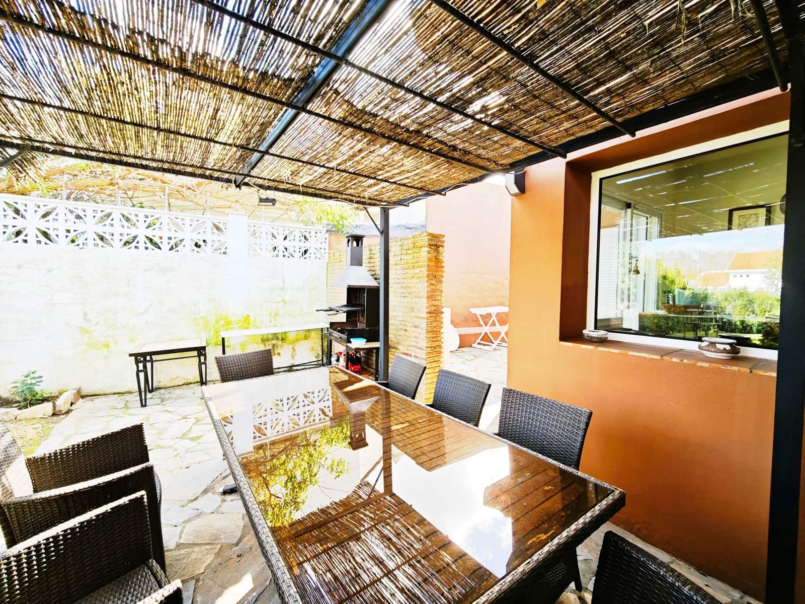 4 bedroom Villa for sale in Guadacorte with pool garage - € 650,000 (Ref: 9502386)