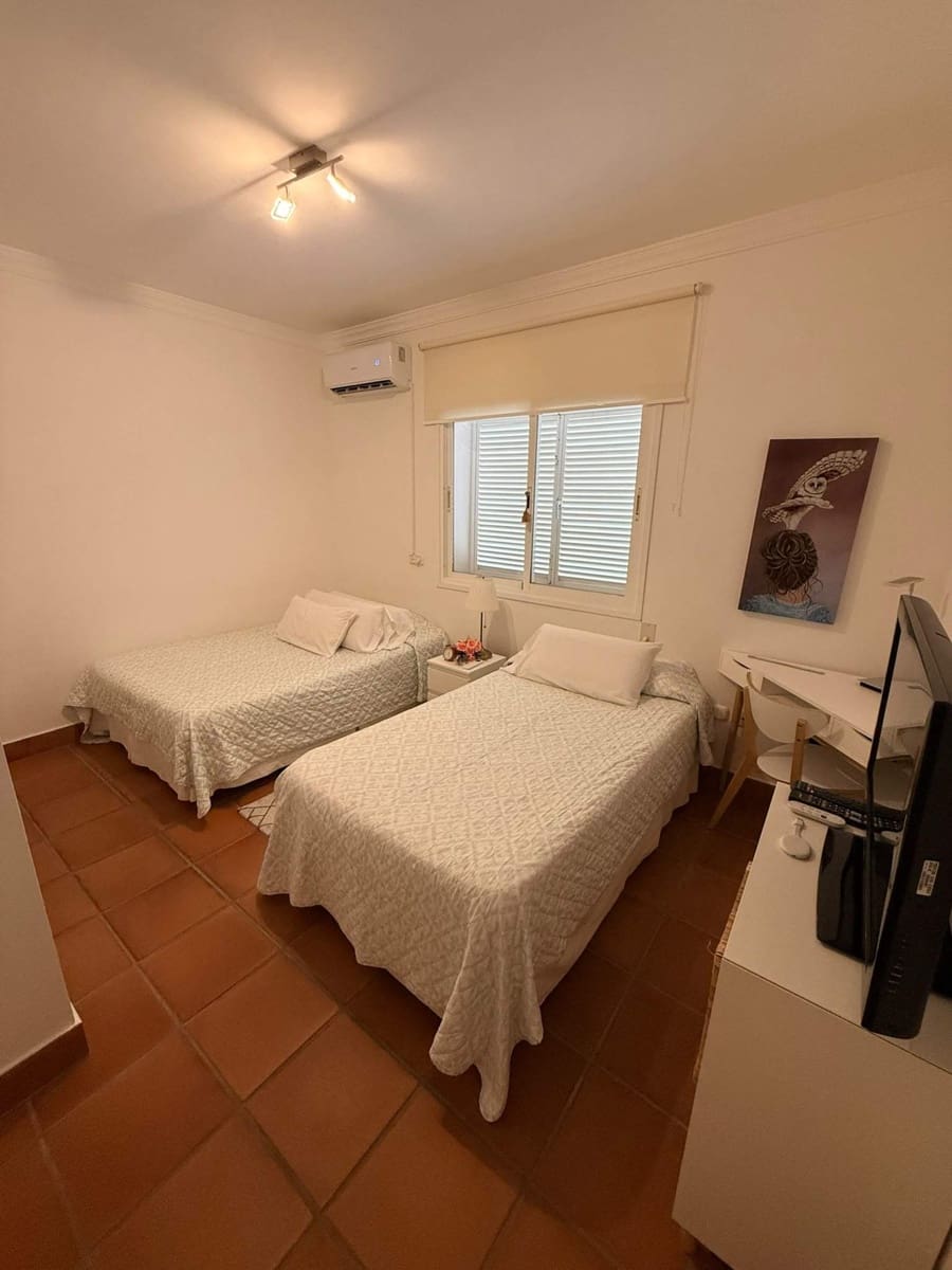4 bedroom Villa for sale in Guadacorte with pool garage - € 595,000 (Ref: 9502386)