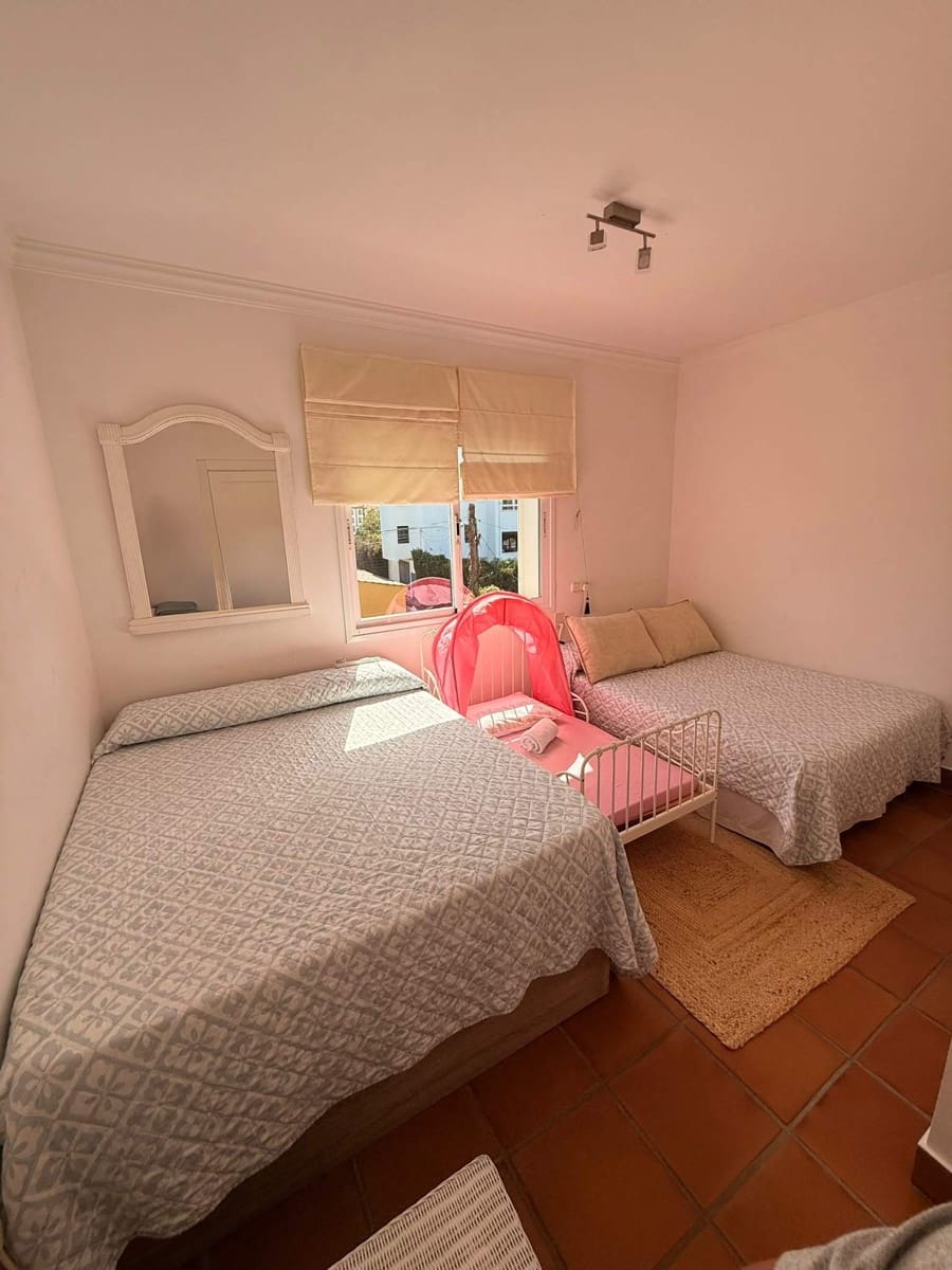 4 bedroom Villa for sale in Guadacorte with pool garage - € 595,000 (Ref: 9502386)