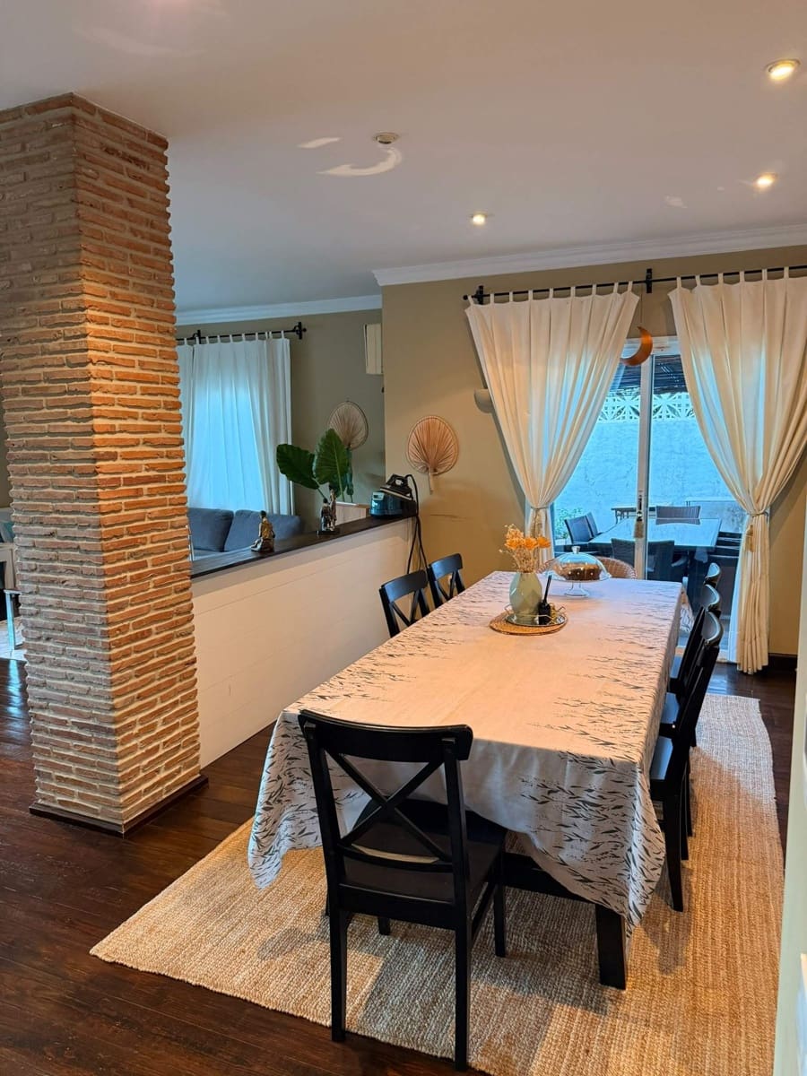 4 bedroom Villa for sale in Guadacorte with pool garage - € 595,000 (Ref: 9502386)