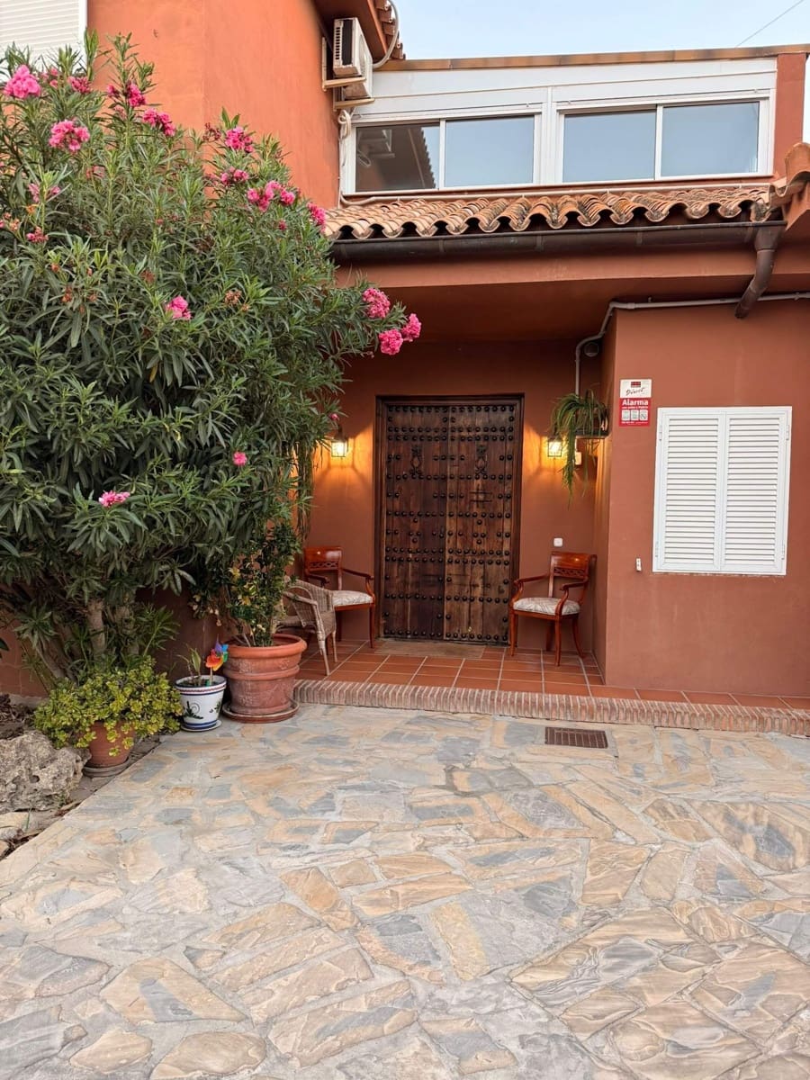 4 bedroom Villa for sale in Guadacorte with pool garage - € 595,000 (Ref: 9502386)