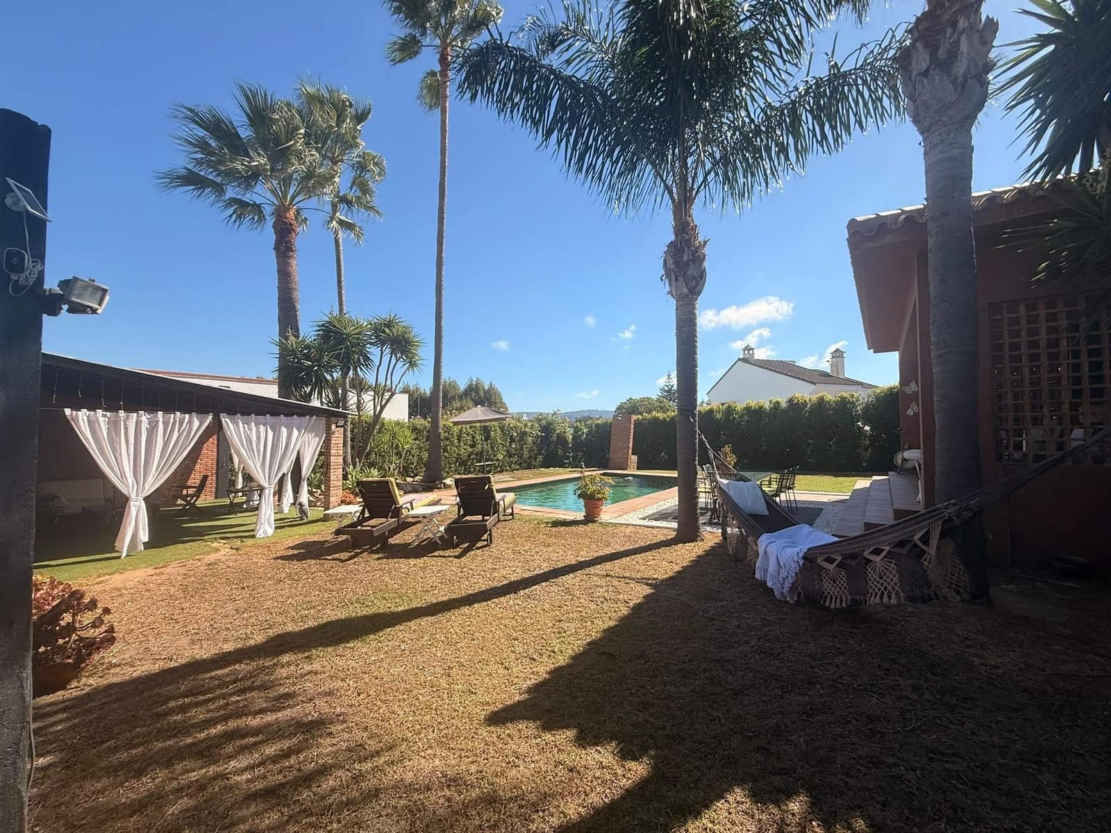 4 bedroom Villa for sale in Guadacorte with pool garage - € 595,000 (Ref: 9502386)