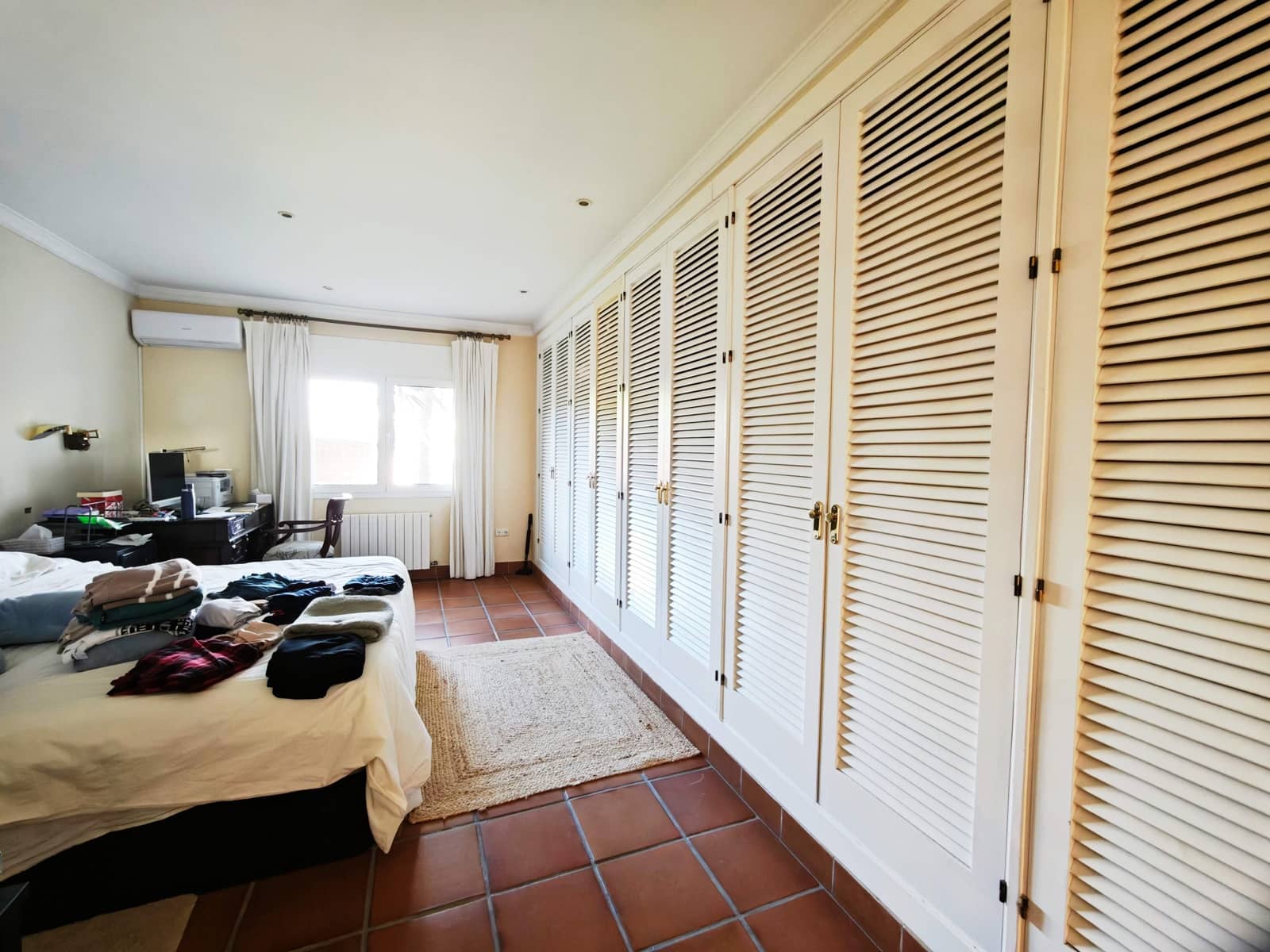 4 bedroom Villa for sale in Guadacorte with pool garage - € 595,000 (Ref: 9502386)