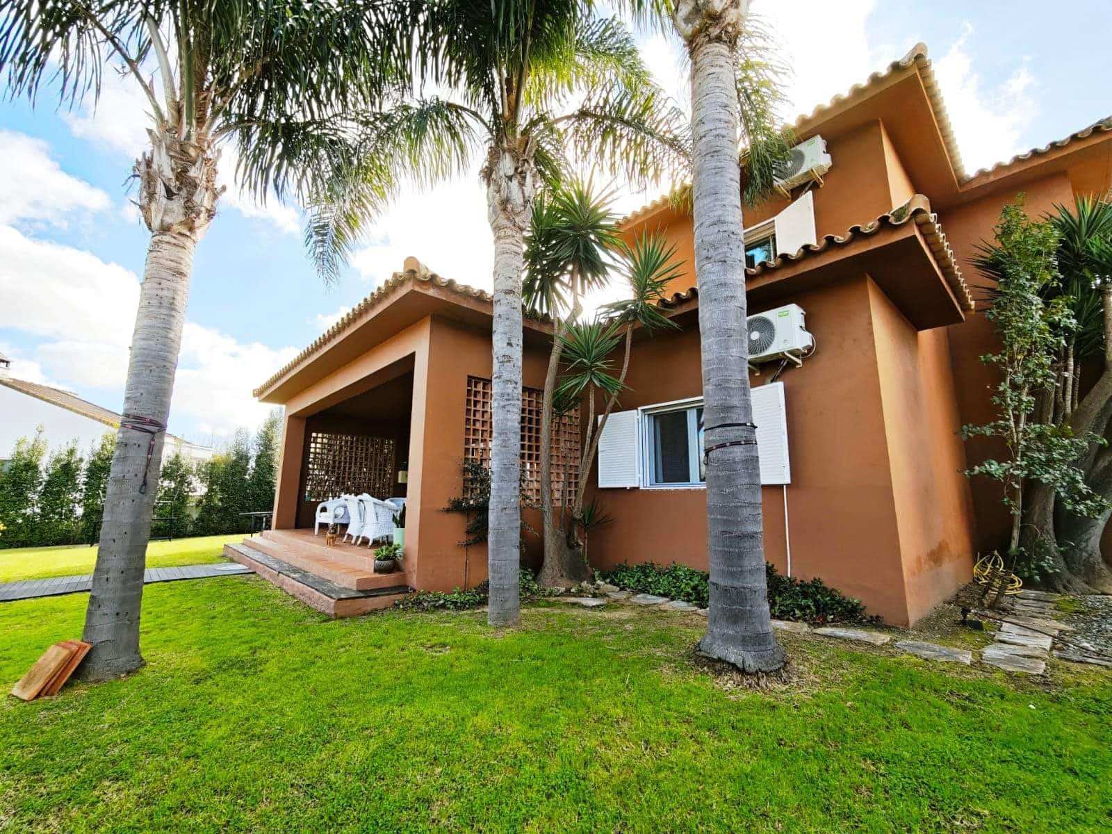 4 soveværelse Villa til salg i Guadacorte med swimmingpool garage - € 595.000 (Ref: 9502386)