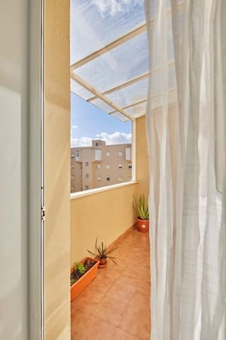 3 bedroom Flat for sale in Algeciras with pool garage - € 190,000 (Ref: 9502387)
