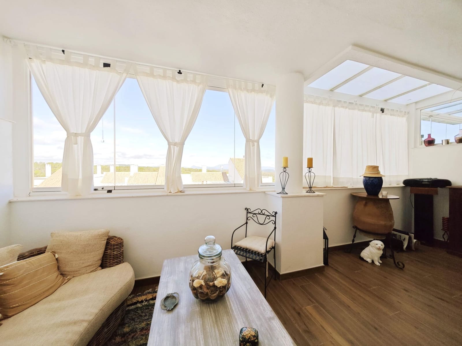 2 bedroom Apartment for sale in La Alcaidesa with pool garage - € 350,000 (Ref: 9502388)