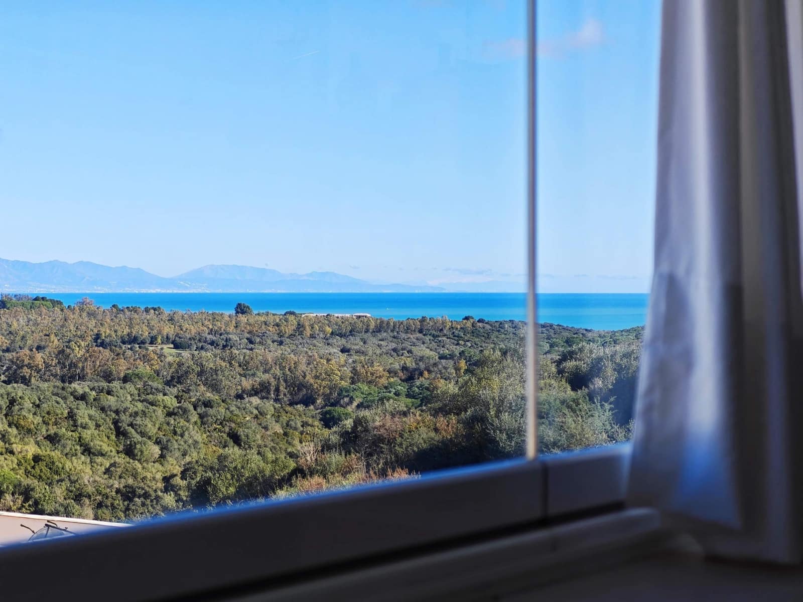 2 bedroom Apartment for sale in La Alcaidesa with pool garage - € 350,000 (Ref: 9502388)