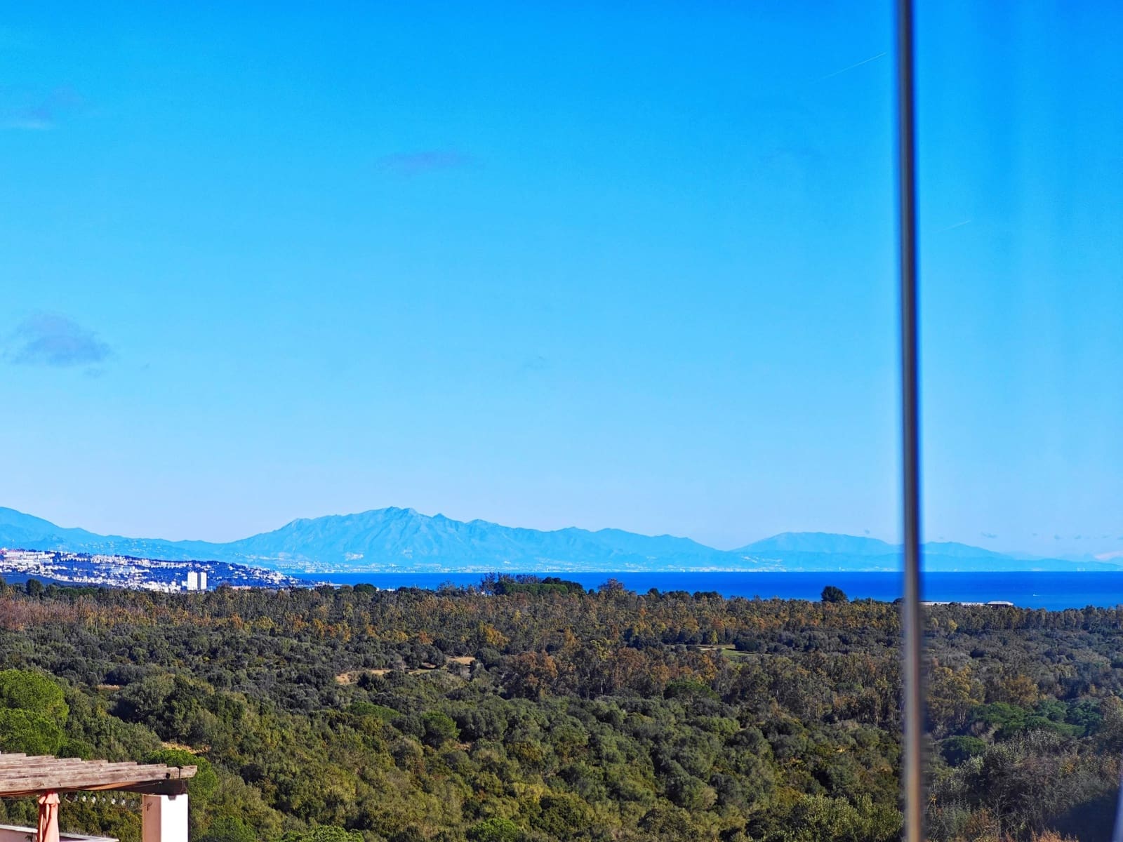 2 bedroom Apartment for sale in La Alcaidesa with pool garage - € 350,000 (Ref: 9502388)