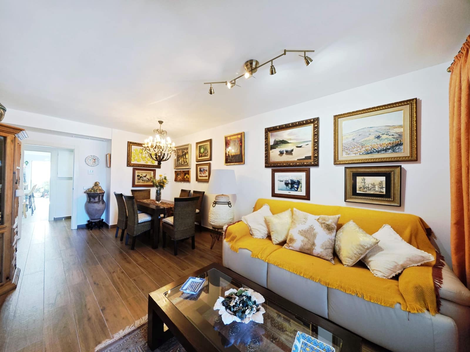 2 bedroom Apartment for sale in La Alcaidesa with pool garage - € 350,000 (Ref: 9502388)