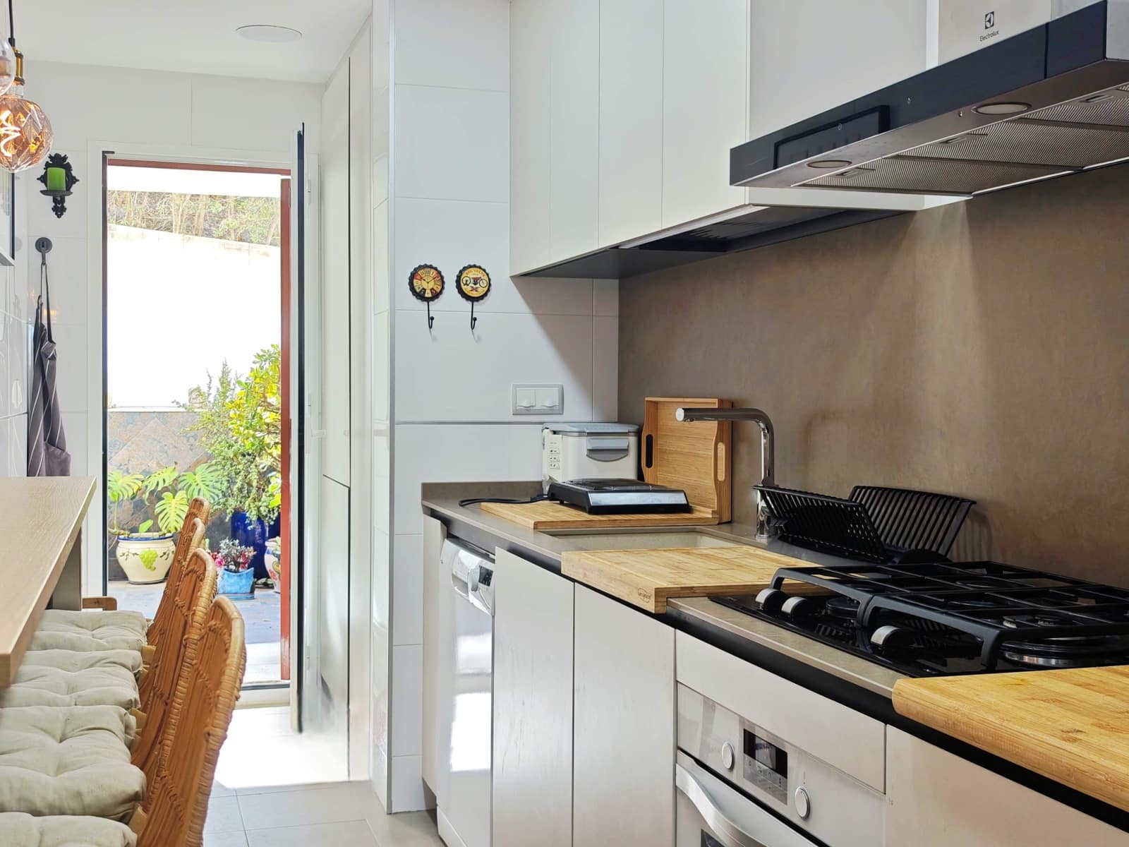 2 bedroom Apartment for sale in La Alcaidesa with pool garage - € 350,000 (Ref: 9502388)