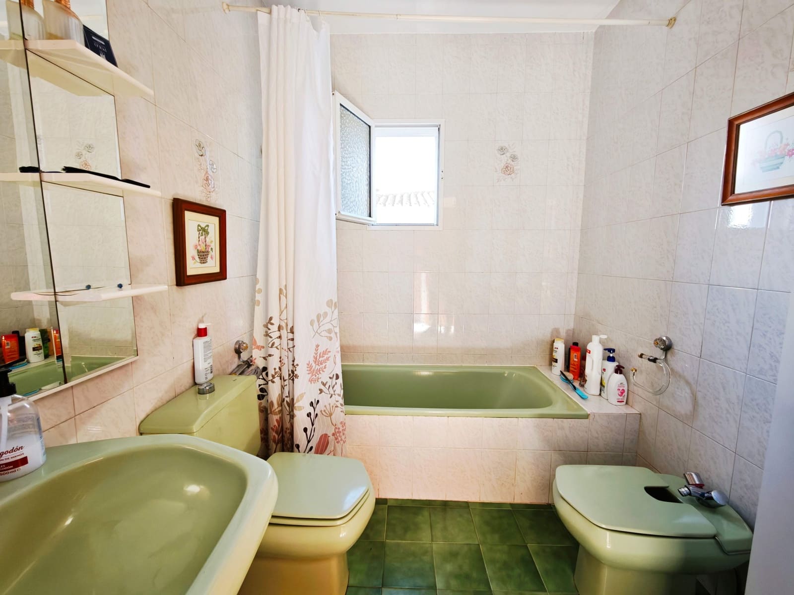 4 soverom Kjedet enebolig til salgs i Algeciras med svømmebasseng garasje - € 450 000 (Ref: 9502389)