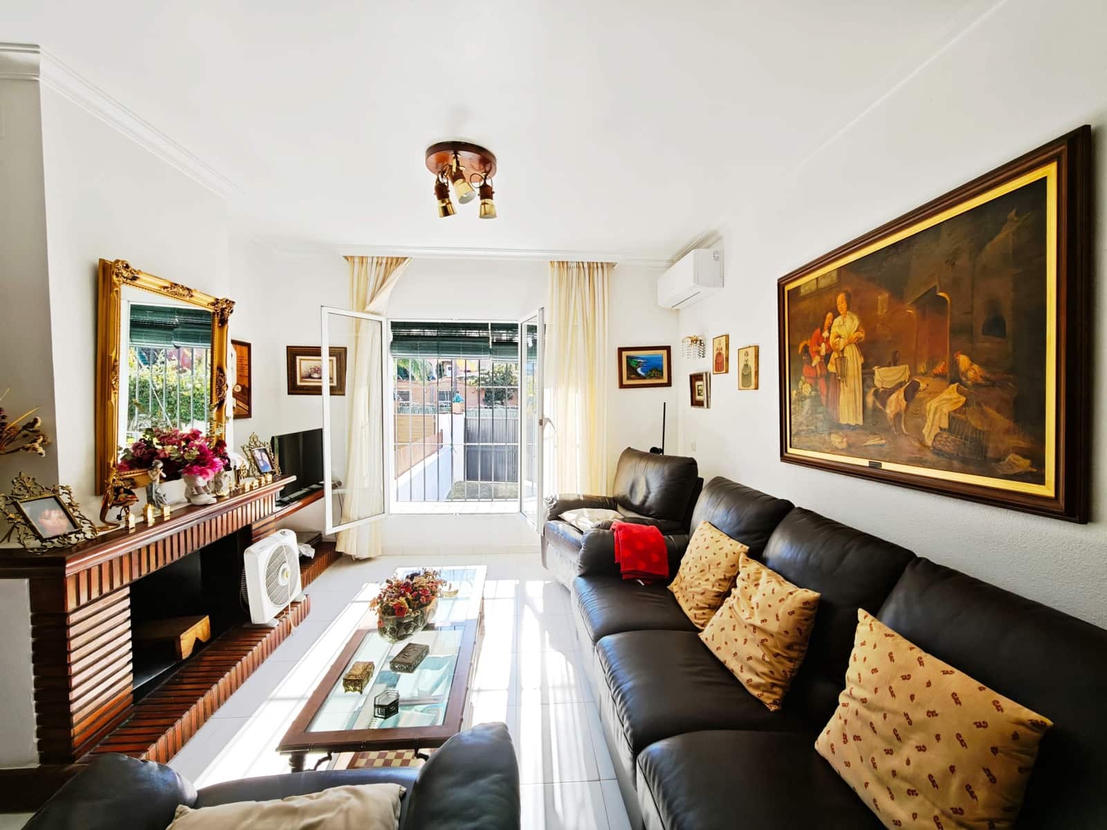 4 soverom Kjedet enebolig til salgs i Algeciras med svømmebasseng garasje - € 450 000 (Ref: 9502389)