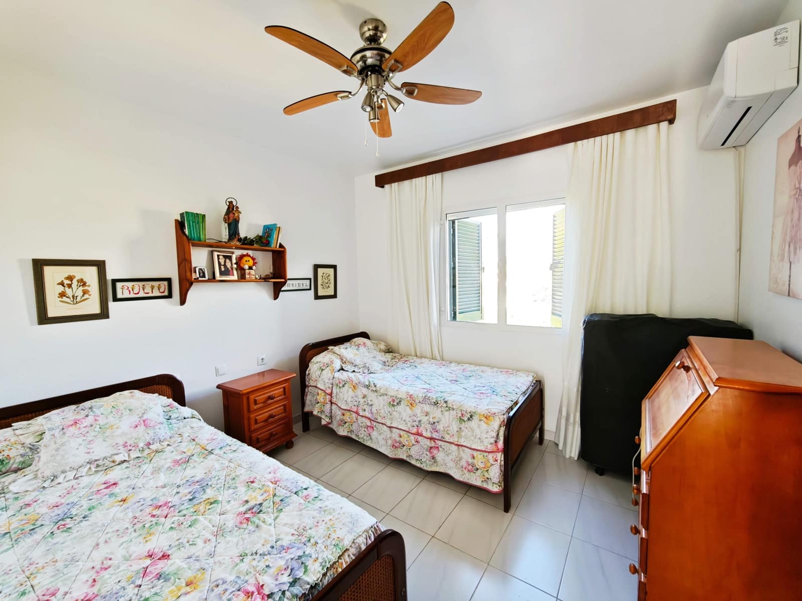 4 soverom Kjedet enebolig til salgs i Algeciras med svømmebasseng garasje - € 450 000 (Ref: 9502389)