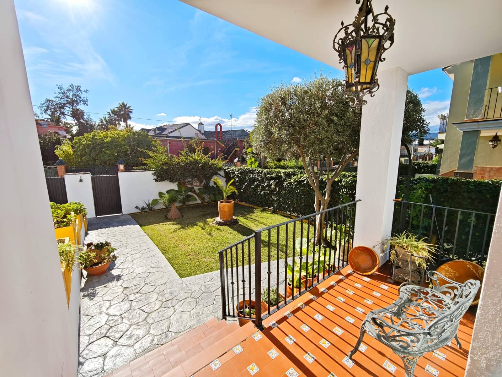 4 soverom Kjedet enebolig til salgs i Algeciras med svømmebasseng garasje - € 450 000 (Ref: 9502389)