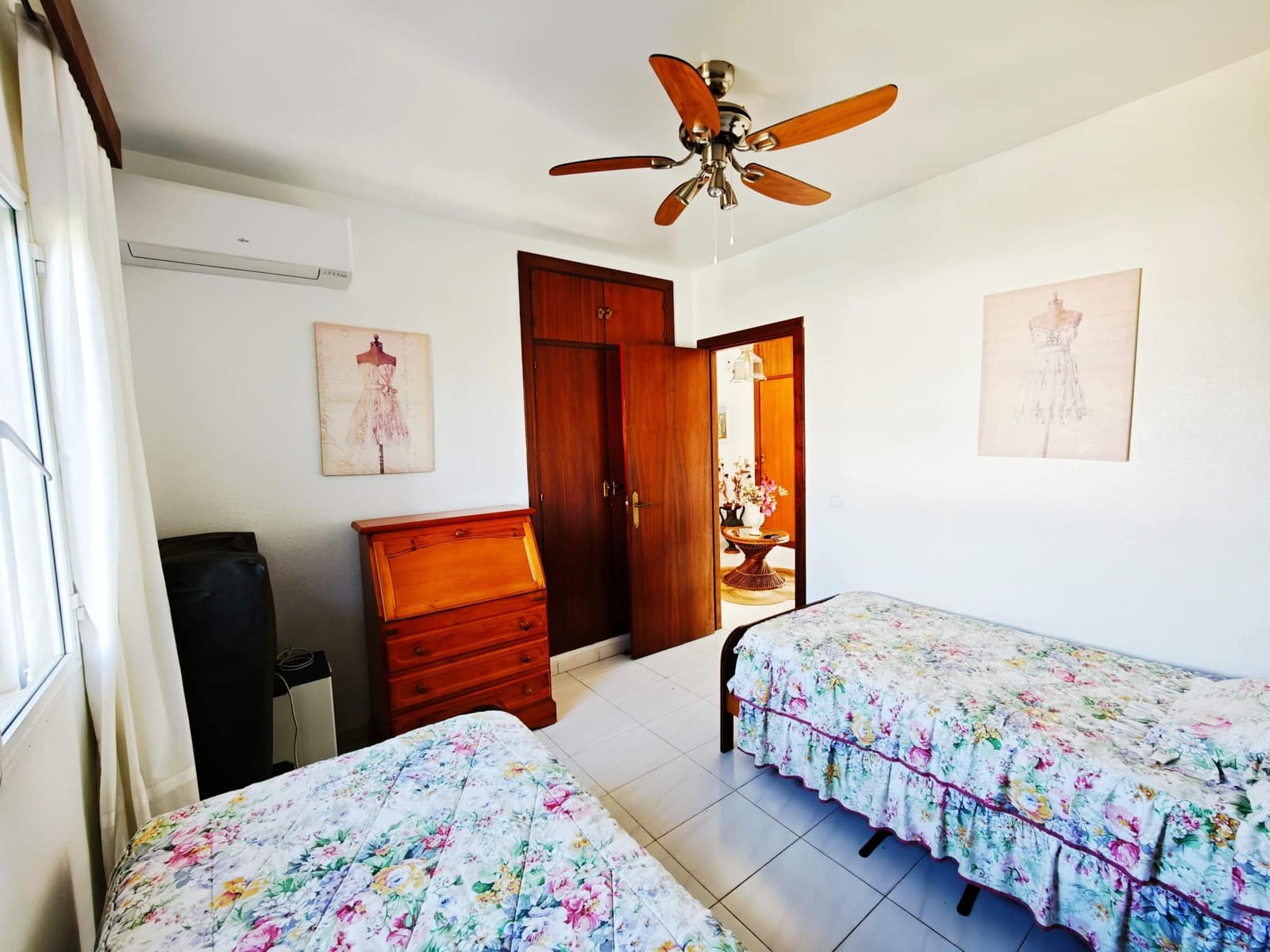 4 soverom Kjedet enebolig til salgs i Algeciras med svømmebasseng garasje - € 450 000 (Ref: 9502389)