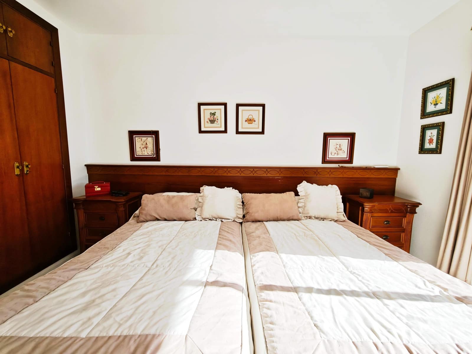 4 soverom Kjedet enebolig til salgs i Algeciras med svømmebasseng garasje - € 450 000 (Ref: 9502389)