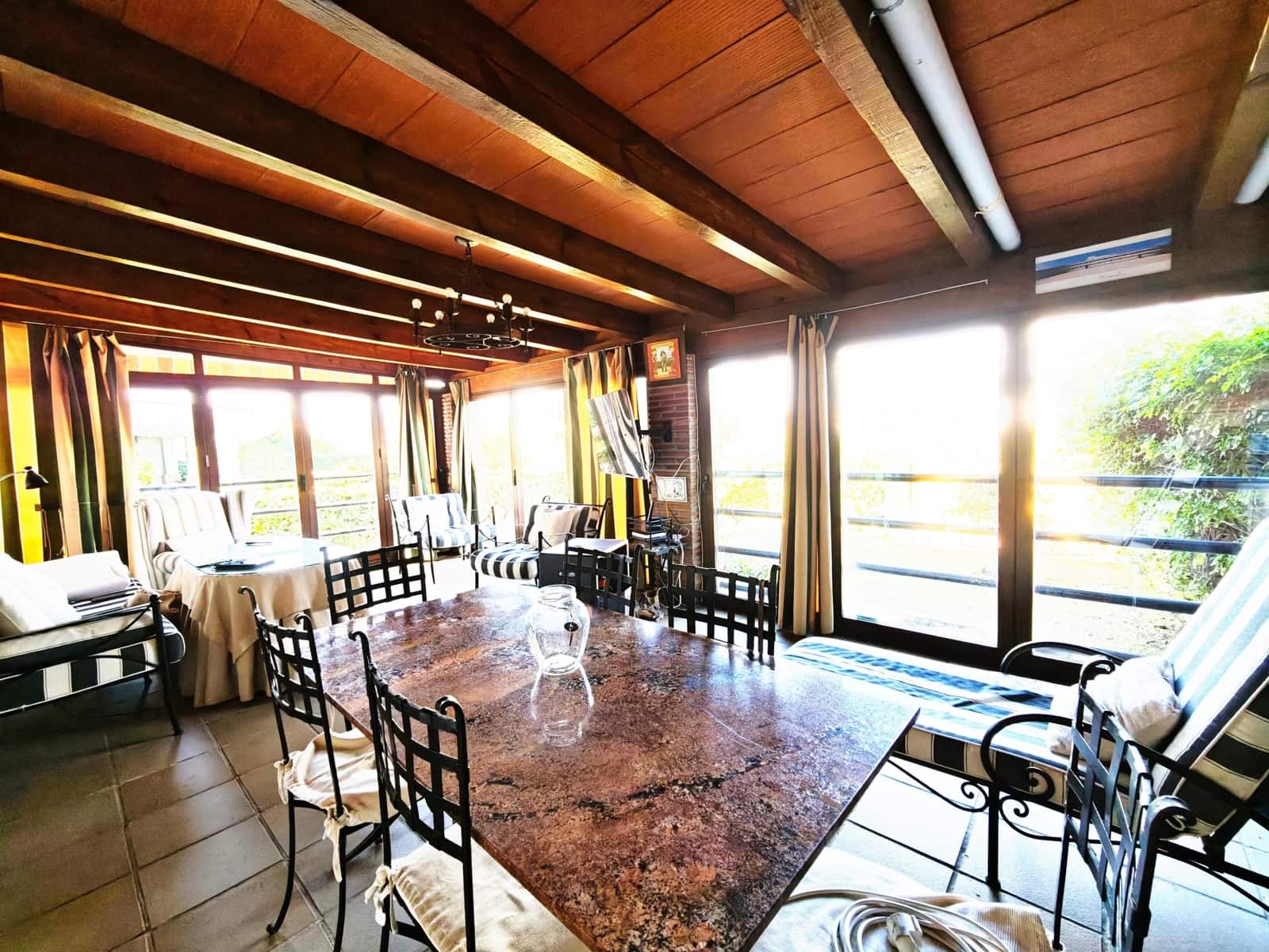 4 soverom Kjedet enebolig til salgs i Algeciras med svømmebasseng garasje - € 450 000 (Ref: 9502389)