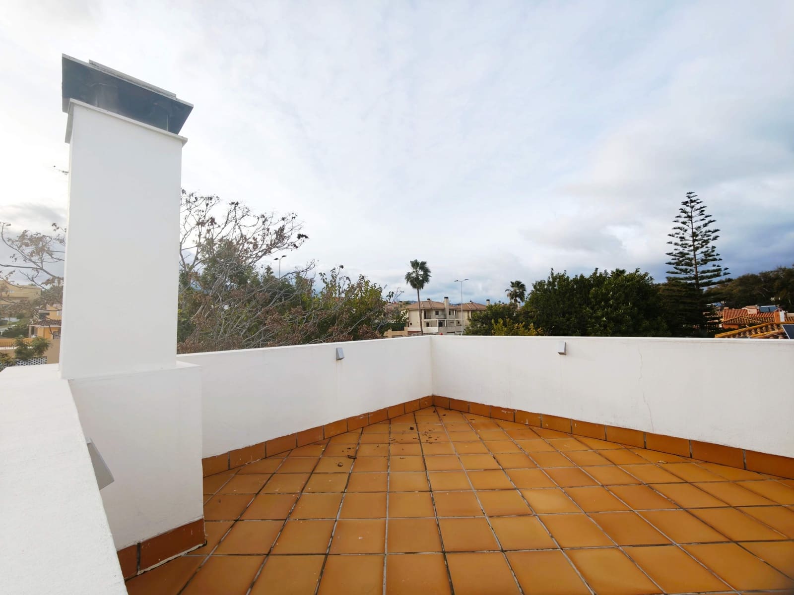 4 Zimmer Doppelhaus zu verkaufen in Algeciras mit Garage - 550.000 € (Ref: 9502390)