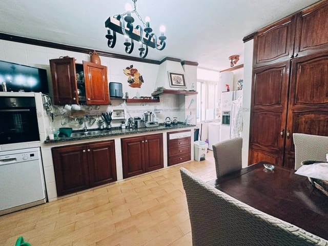 3 bedroom Flat for sale in La Línea de la Concepción - € 223,000 (Ref: 9524336)