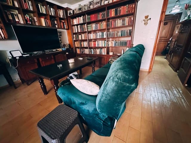 3 bedroom Flat for sale in La Línea de la Concepción - € 223,000 (Ref: 9524336)