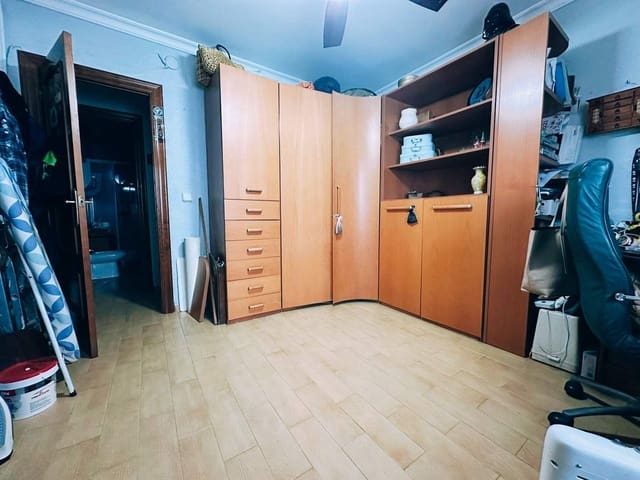 3 bedroom Flat for sale in La Línea de la Concepción - € 223,000 (Ref: 9524336)