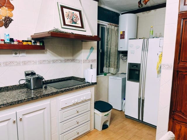 3 bedroom Flat for sale in La Línea de la Concepción - € 223,000 (Ref: 9524336)