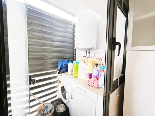 2 bedroom Apartment for sale in Algeciras with pool garage - € 190,000 (Ref: 9524337)