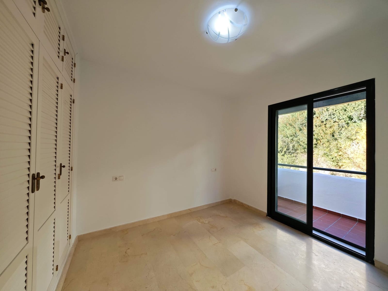 Adosado de 3 habitaciones en Manilva en venta con piscina garaje - 590.000 € (Ref: 9530584)