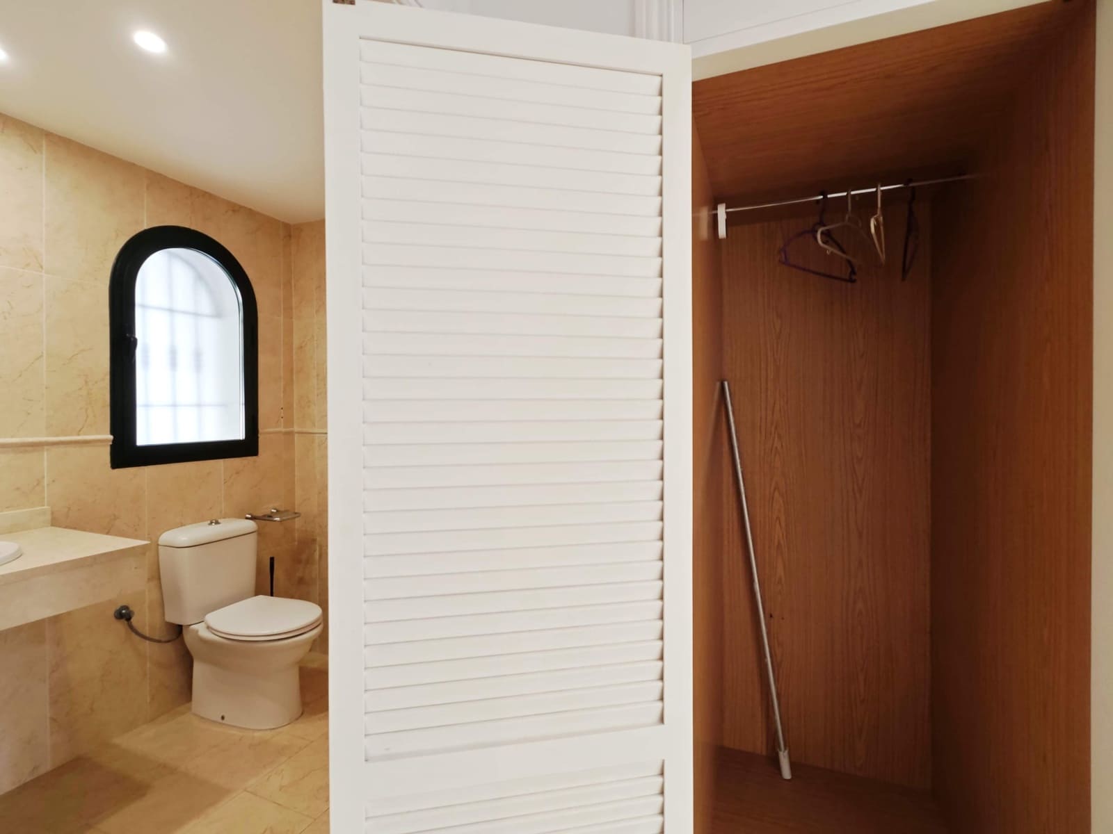 Adosado de 3 habitaciones en Manilva en venta con piscina garaje - 590.000 € (Ref: 9530584)